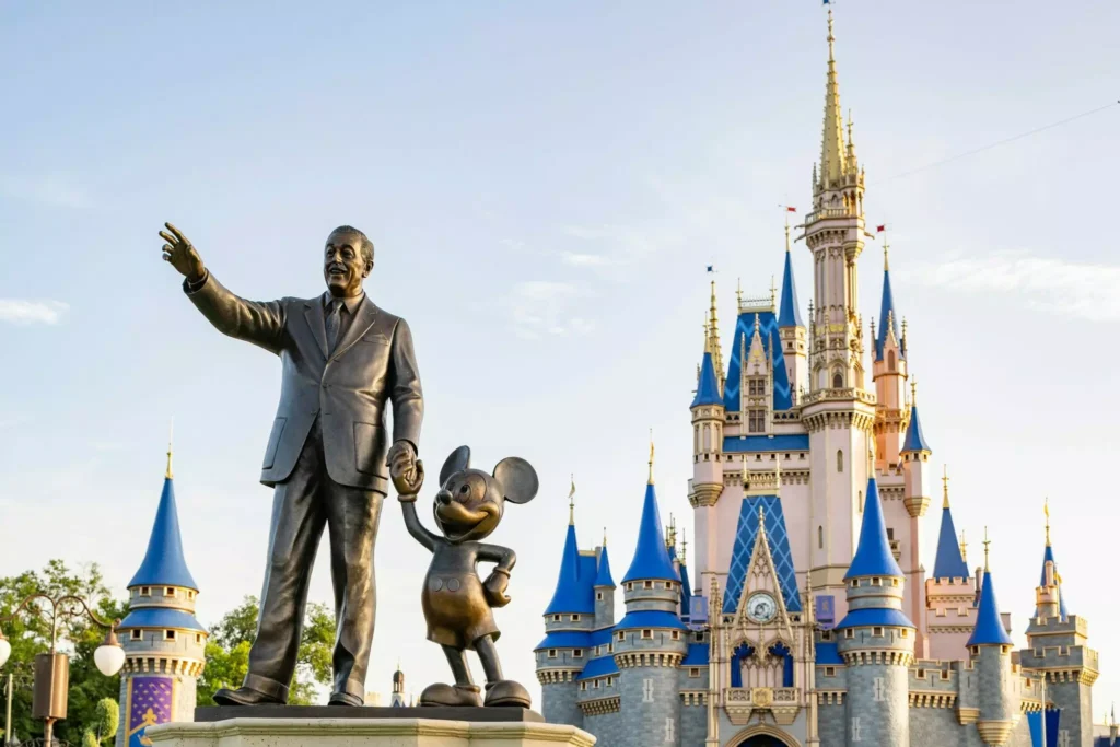 Walt Statue 1024x683